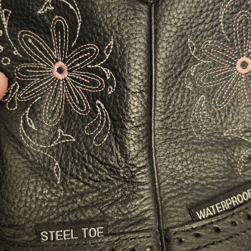 Justin Gypsy Collection Black Floral  Steel Toe/Waterproof Women's Boots - Picture 2 of 4